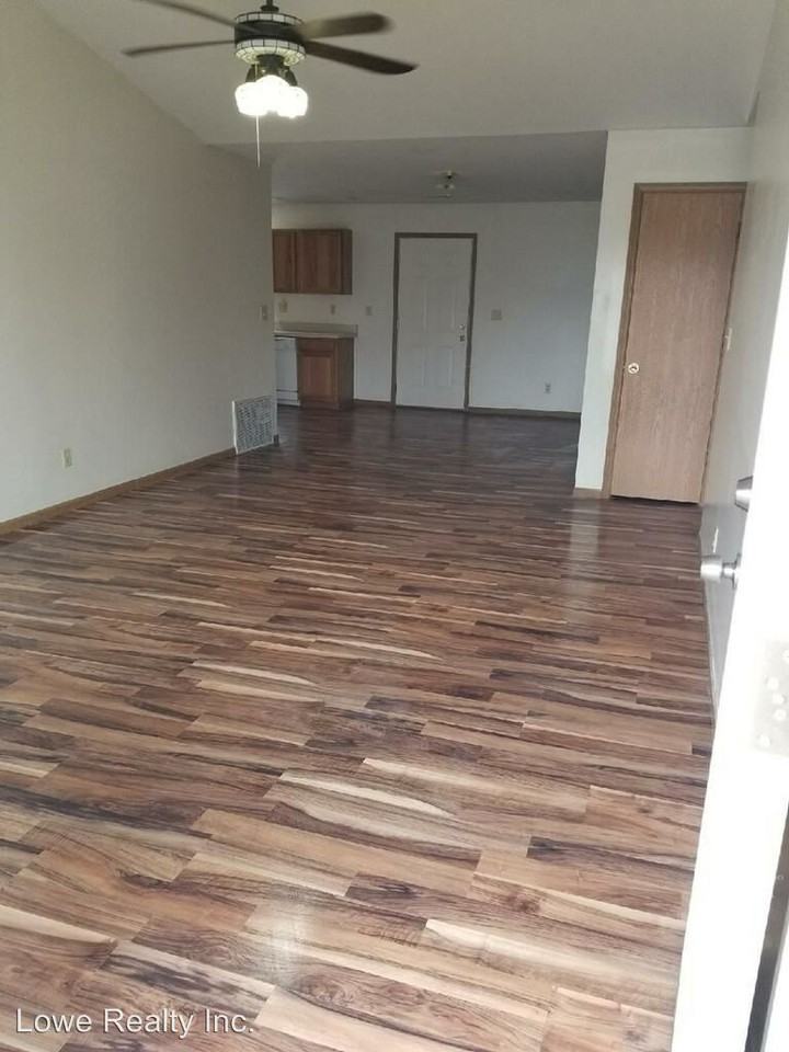 1113 W Oregon St - Photo 2 of 7