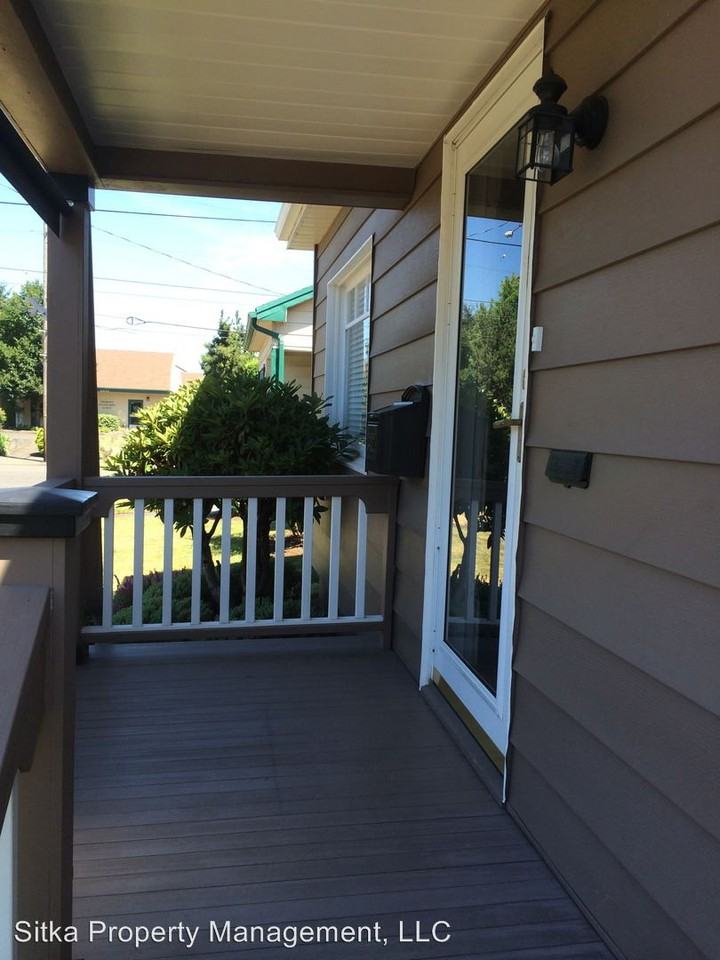 3432 NE 51st Ave - Photo 3 of 16