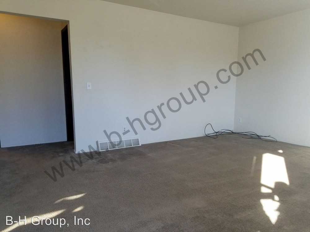 1786 Milldrum St - Photo 2 of 12