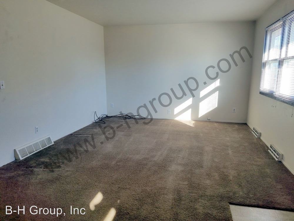 1786 Milldrum St - Photo 3 of 12