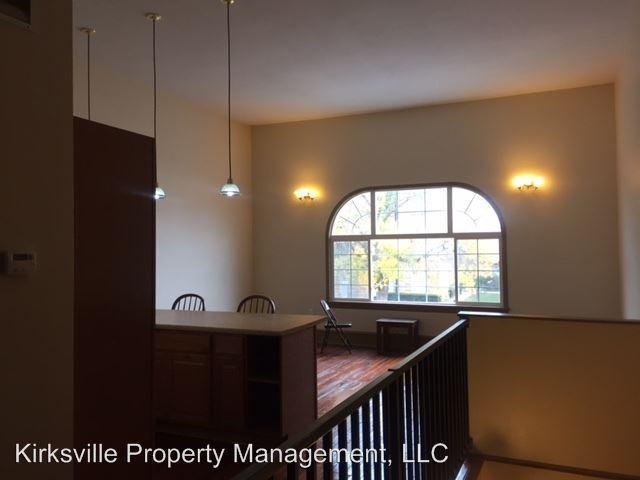 103 W Washington St #UP - Photo 2 of 14