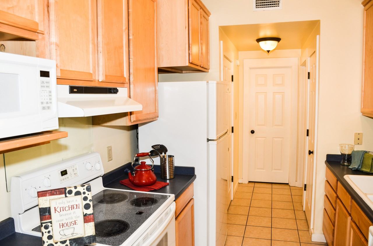 3400 Girard Court - Photo 3 of 4