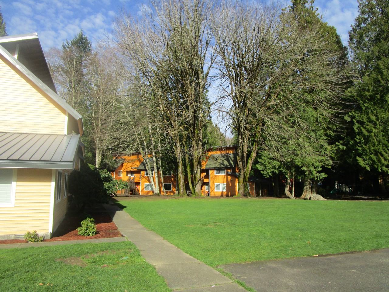 Evergreen Garden Apartments - Photo 3 of 49