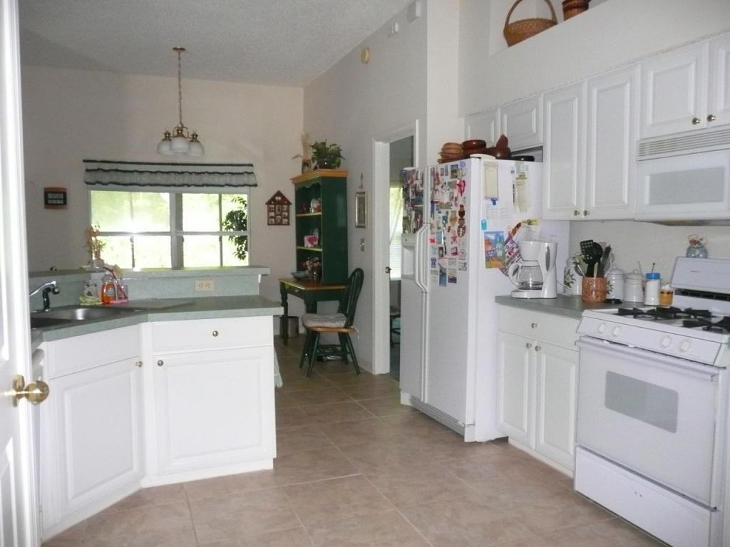 11868 Tanya Terrace E - Photo 2 of 8