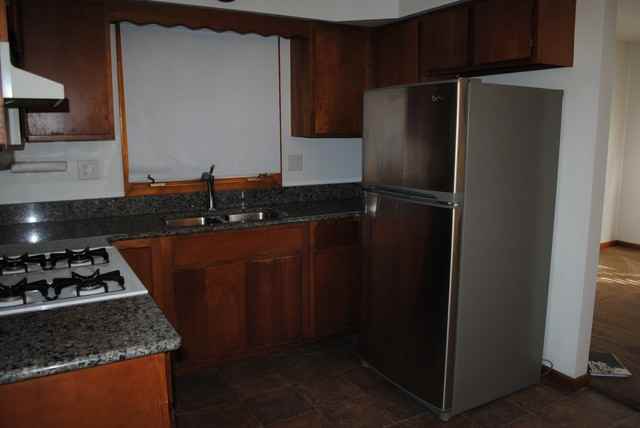 1400 9th Ave - Photo 3 of 10
