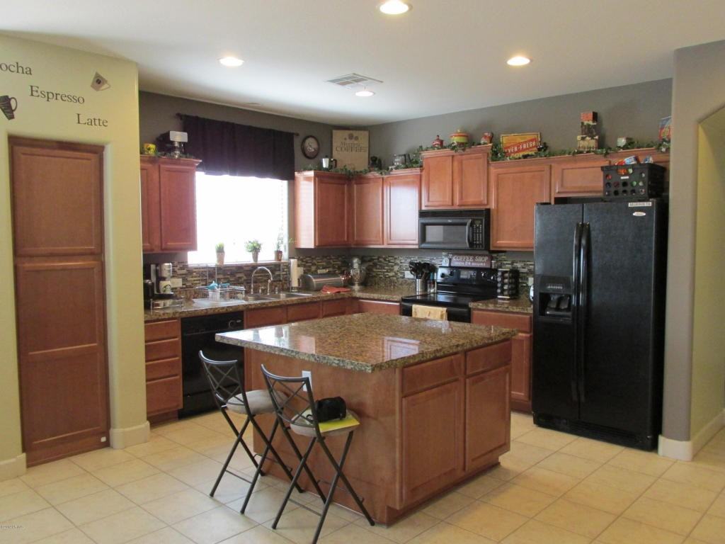 135 N 109th Ave - Photo 2 of 21