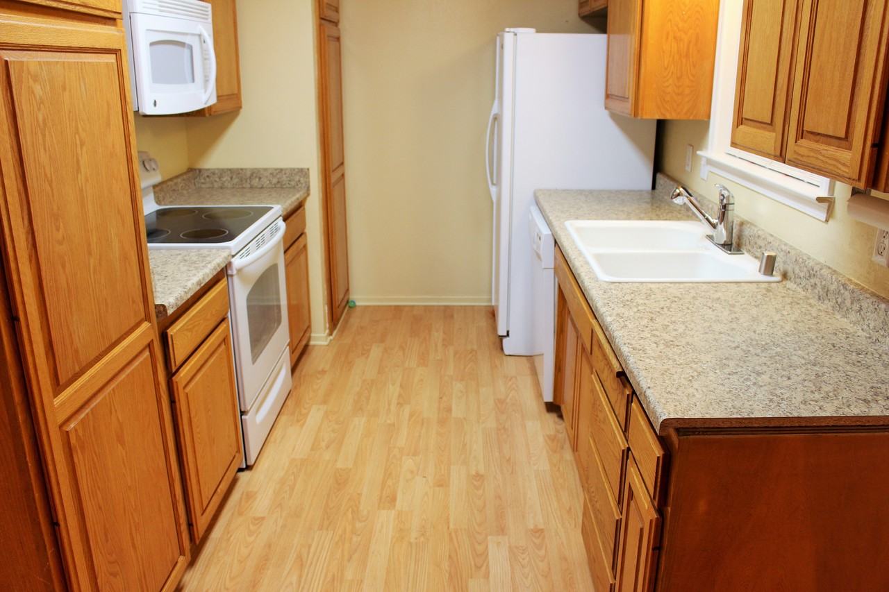 15511 Hinton Rd - Photo 3 of 14