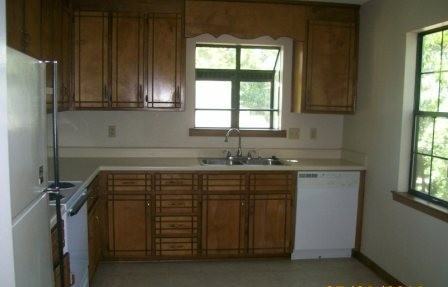 122 Blackhawk Dr - Photo 2 of 6