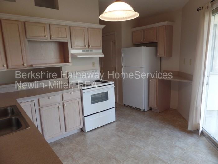 6424 Allendale Blvd - Photo 3 of 11