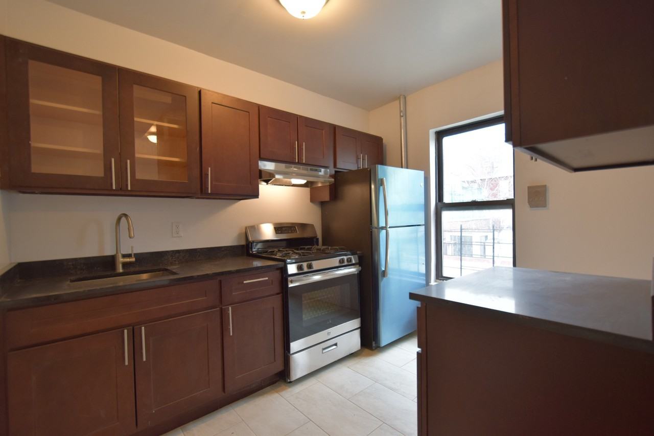 2867 Webster Ave - Photo 3 of 10