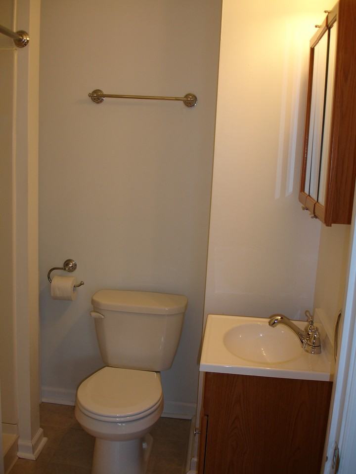 820  HIGHLAND AVENUE - Photo 3 of 7