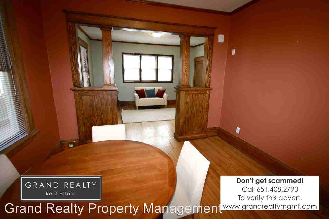 1054 Sherburne Ave - Photo 2 of 12