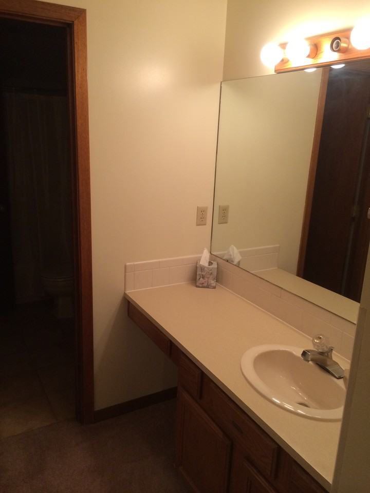 7721 E 32nd St N - Photo 3 of 11