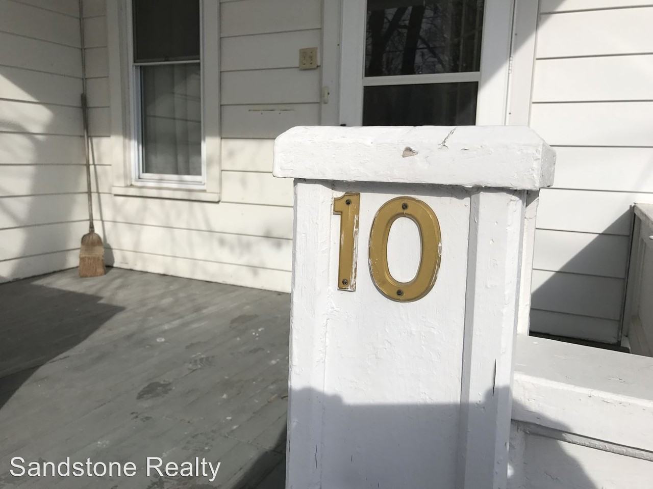 10 Grove Ave - Photo 3 of 44