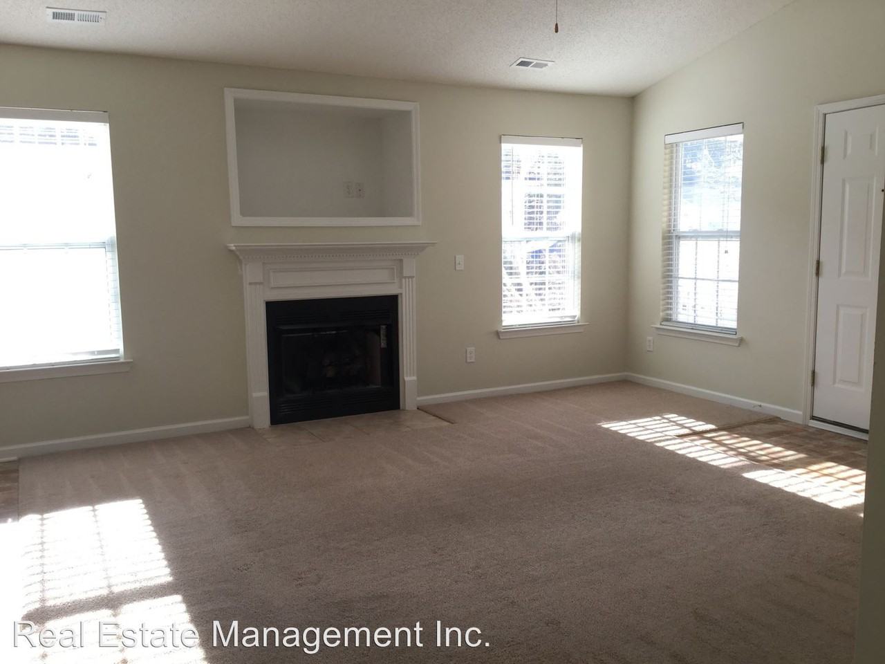 4653 Rainmaker Dr - Photo 3 of 17