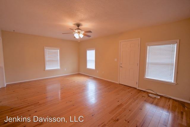 641 NE 70th Ave - Photo 2 of 26