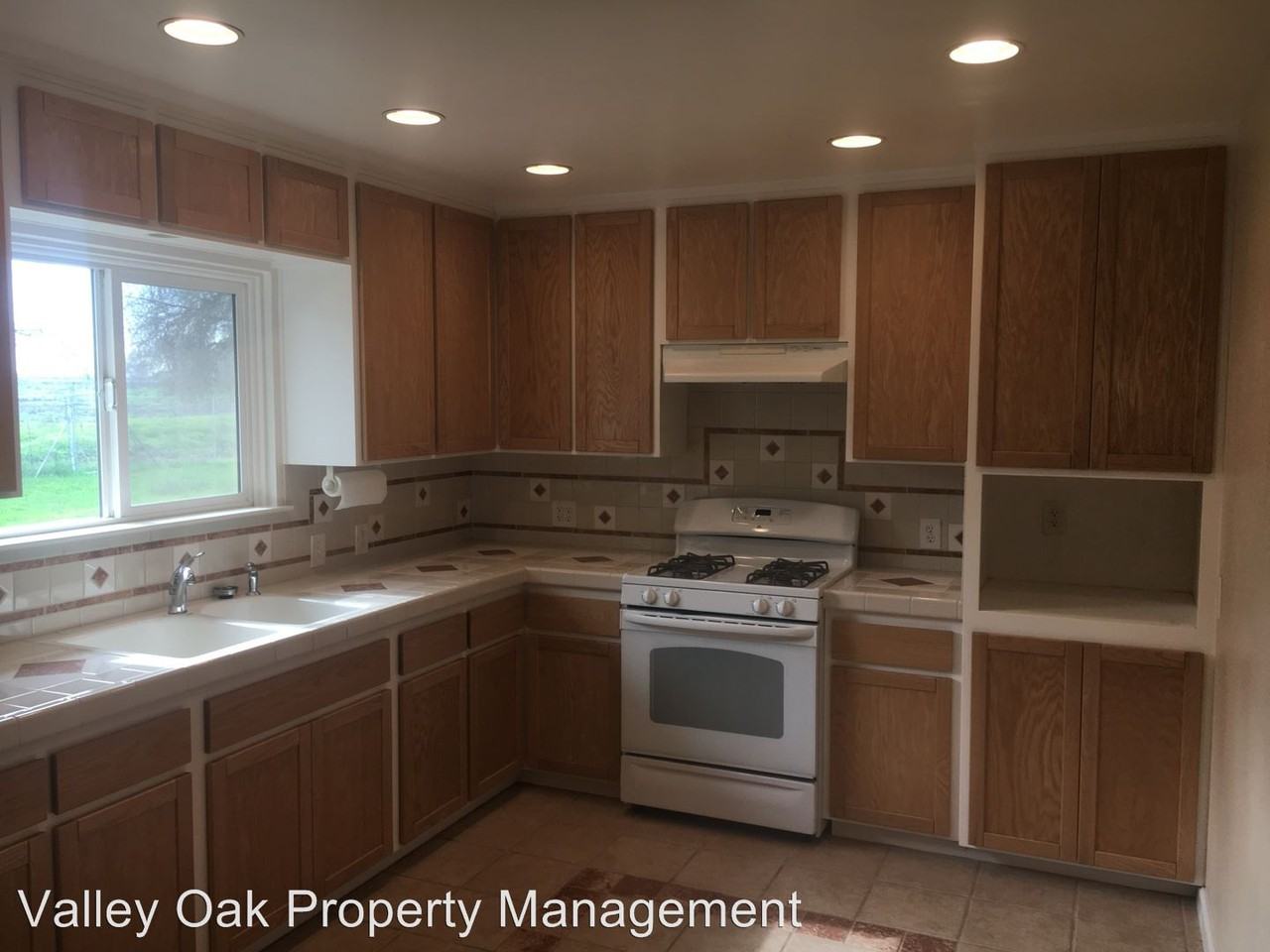 2130 Donald St - Photo 2 of 6