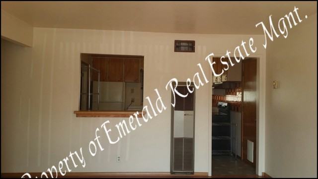 9909 Woodland Ave NE - Photo 3 of 26