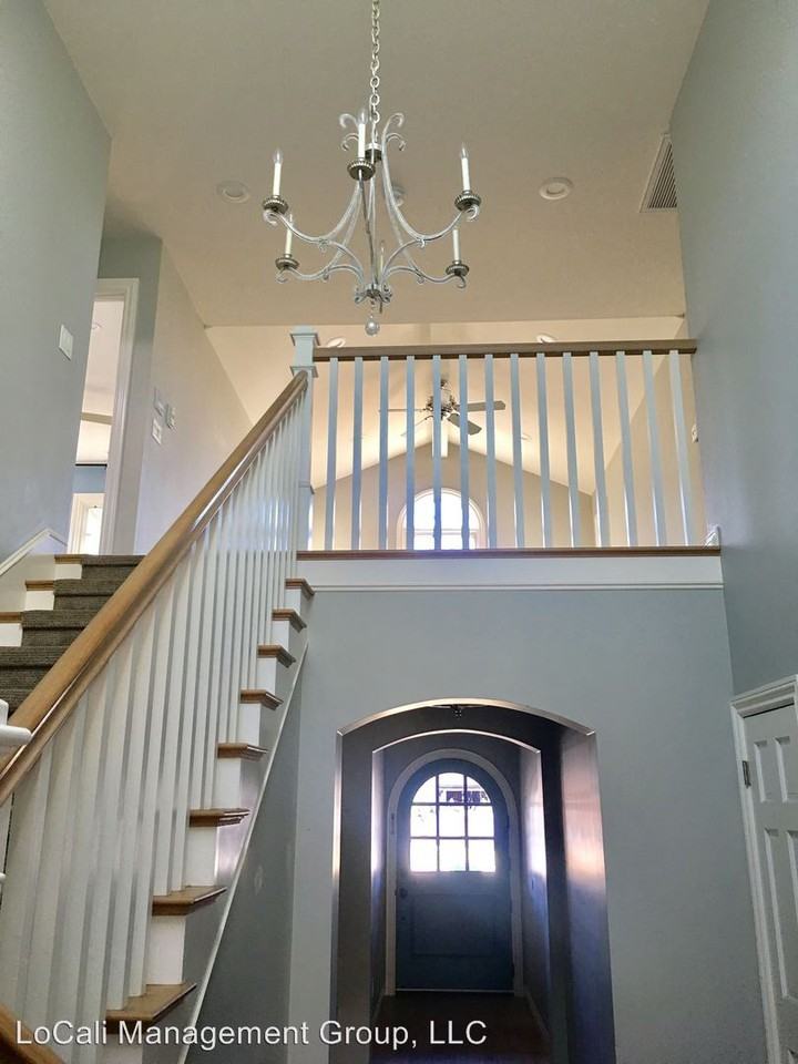 950 Cheyenne St - Photo 2 of 4