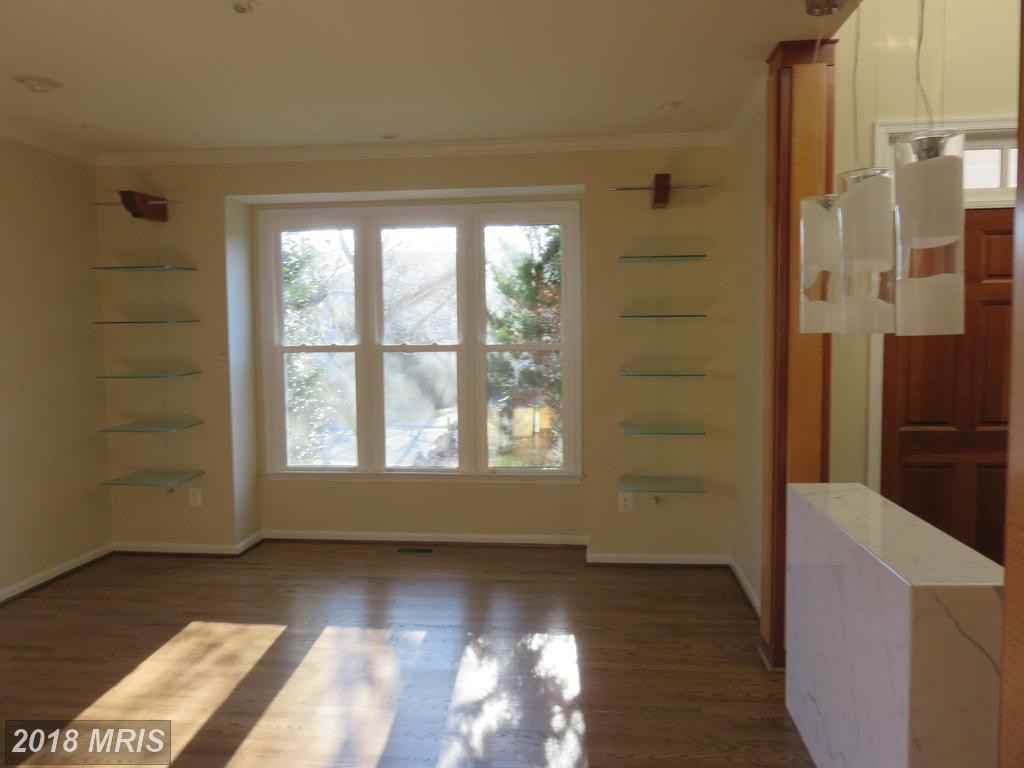 9419 Spruce Tree Cir - Photo 2 of 8