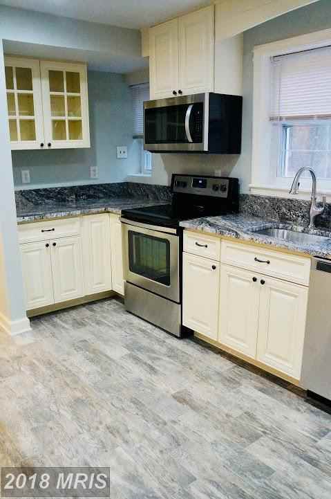 5515 Park St - Photo 3 of 24