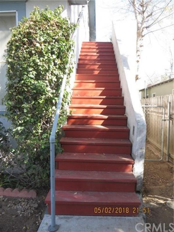 324 S Vinedo Ave - Photo 2 of 15