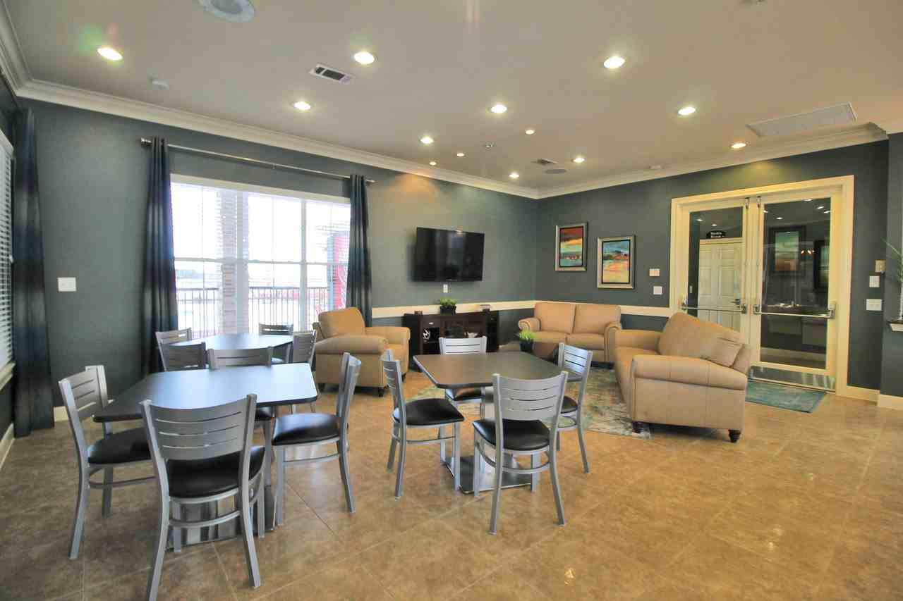 Abbey at Stone Oak, The - Photo 2 of 31