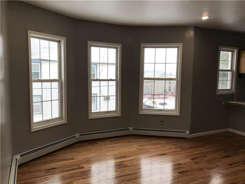 121 Rutgers St - Photo 3 of 12