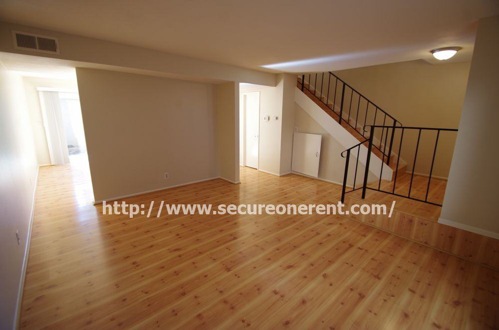 4076 Yankee Dr - Photo 3 of 20