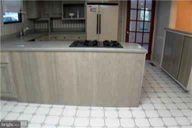 4202 Green Glade Rd - Photo 3 of 11