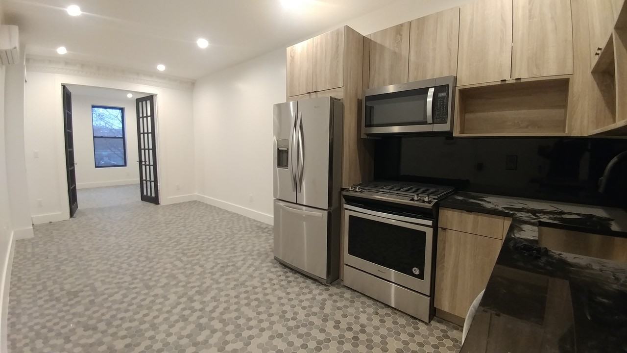 Carlton Ave & Dean St #2r