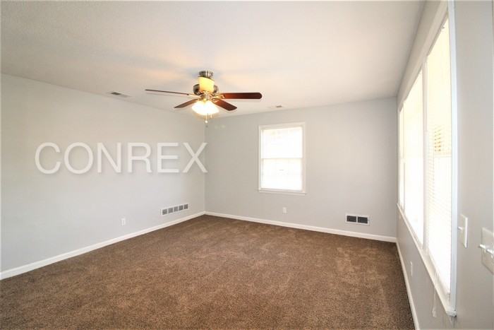 1305 Faraway Dr - Photo 2 of 15