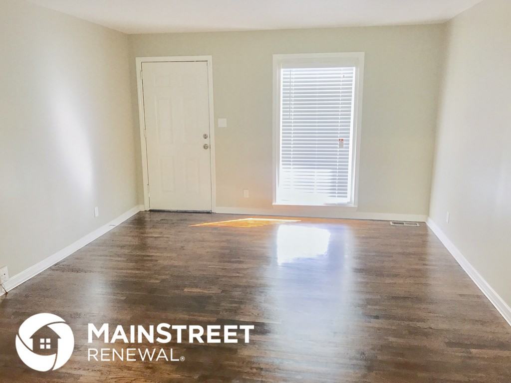 2335 Baywood Dr SE - Photo 2 of 17