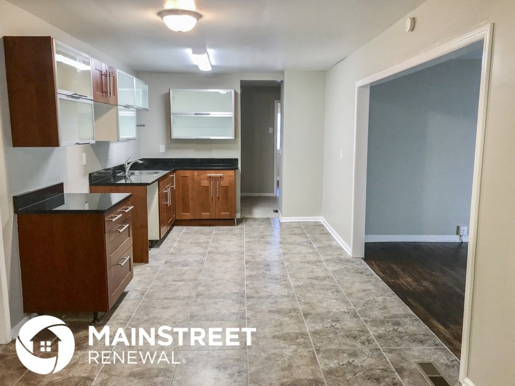 2335 Baywood Dr SE - Photo 3 of 17