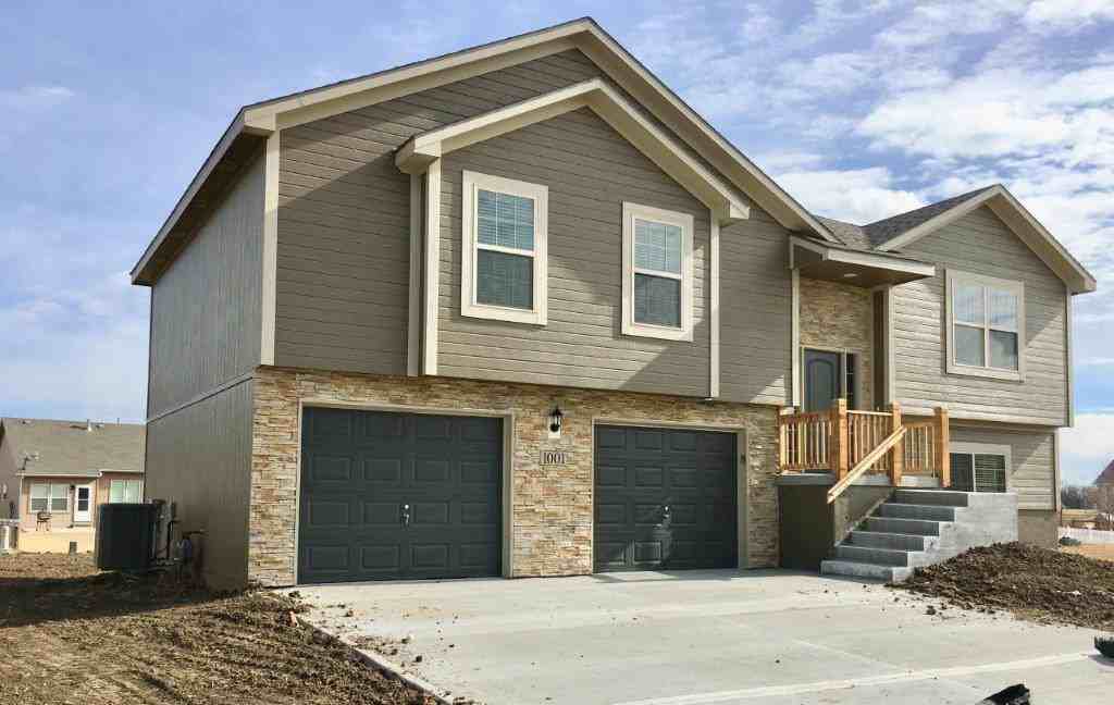 1001 Quartz St - Photo 3 of 18