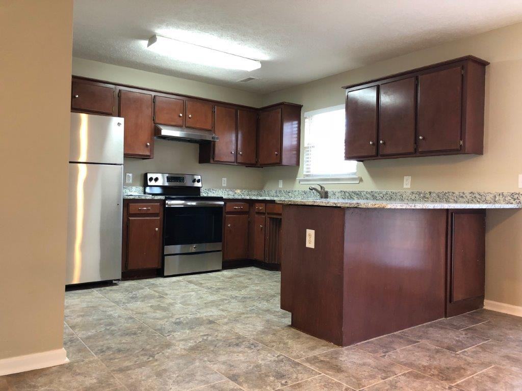 1401 Laurel Oak Dr - Photo 3 of 18