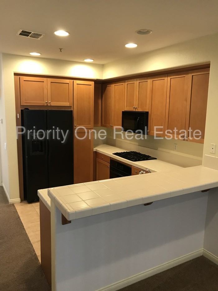 8756 Plaza Park Ln - Photo 3 of 22