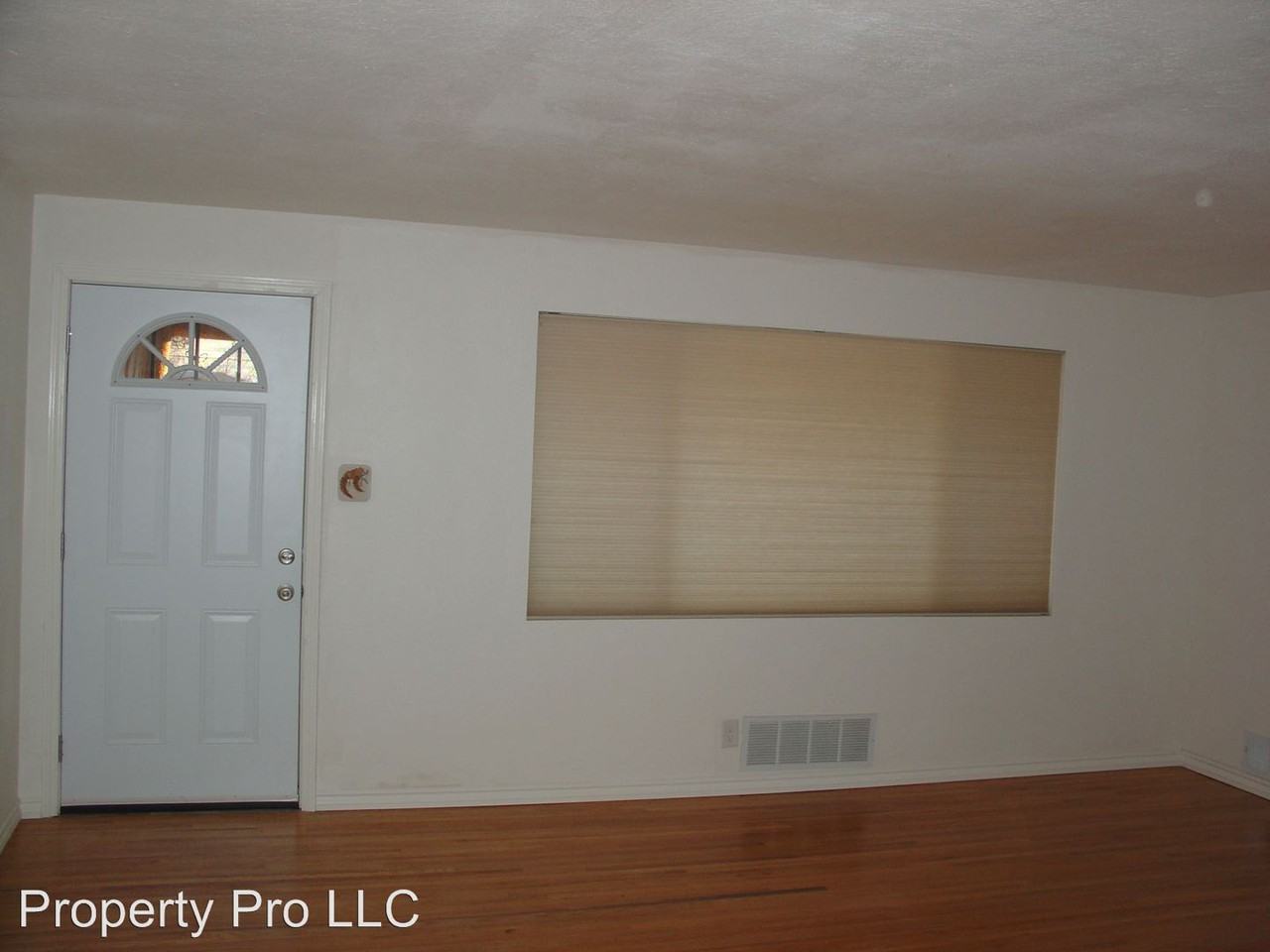 9505 Euclid Ave NE - Photo 3 of 25