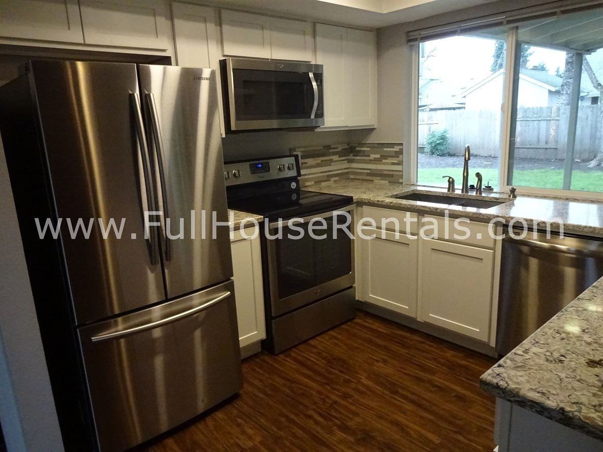 6559 E St - Photo 2 of 11