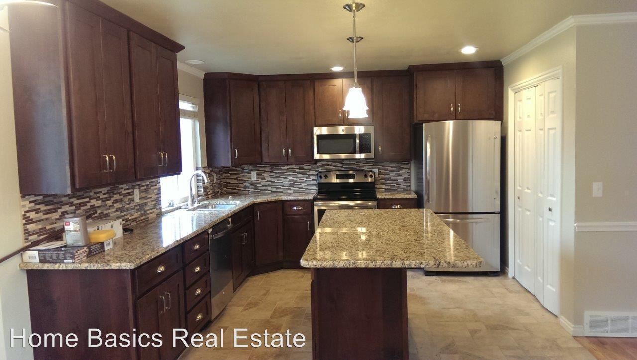 1030 E 900 N - Photo 2 of 18