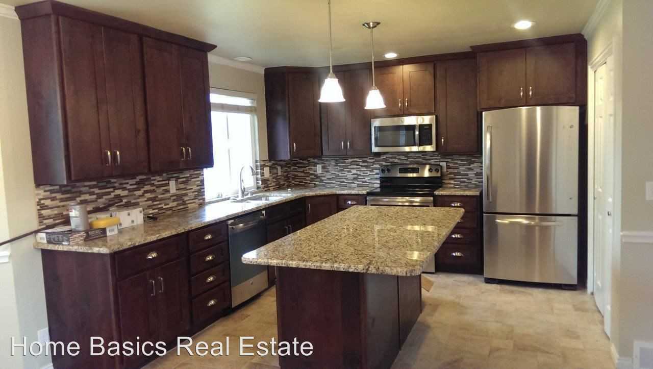 1030 E 900 N - Photo 3 of 18