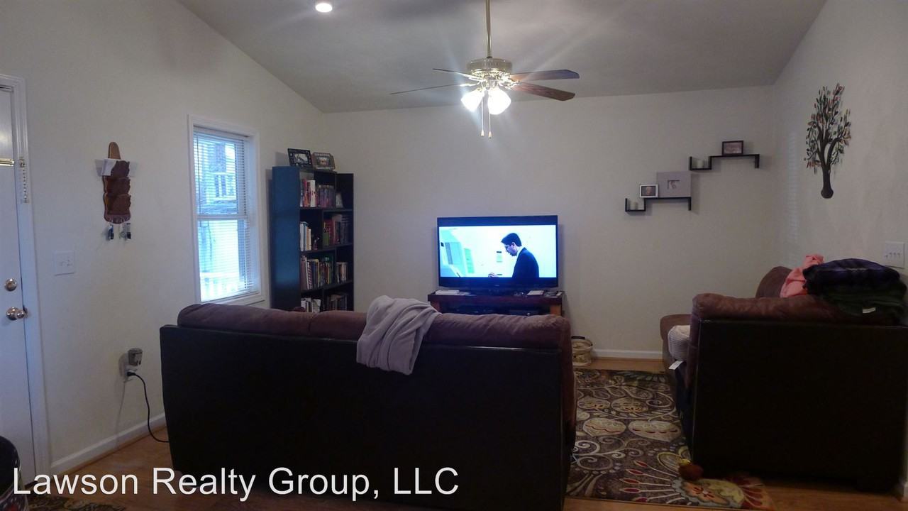 758 Riverland Rd SE - Photo 3 of 22