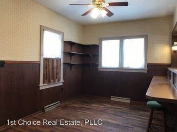 213 S Jefferson St - Photo 3 of 10