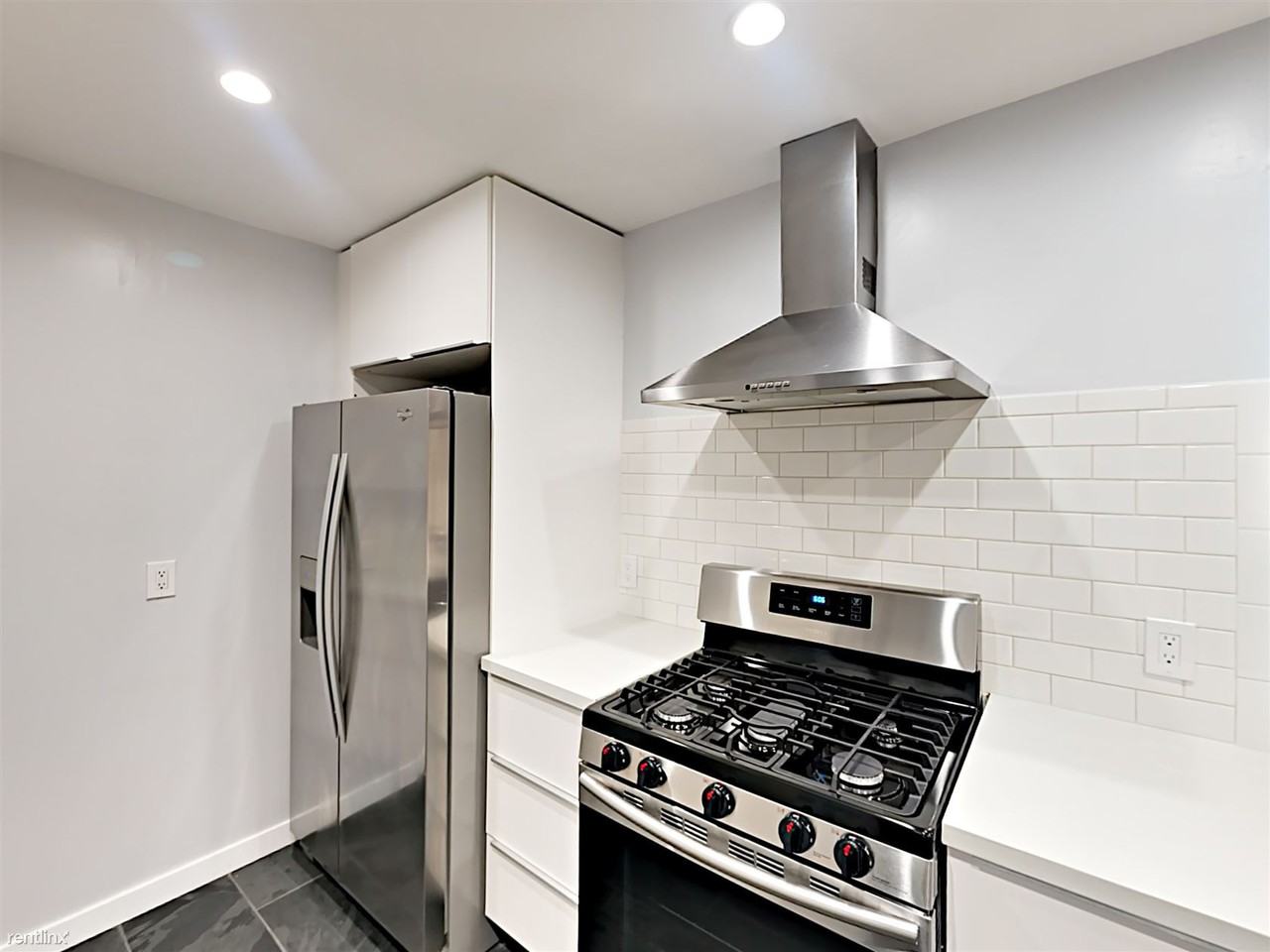 1023 Washington Ave - Photo 2 of 16