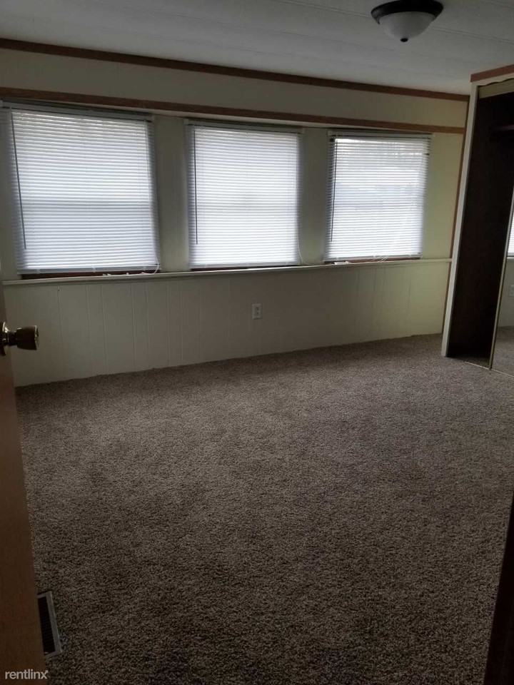 186 Pinewood Estates - Photo 3 of 10