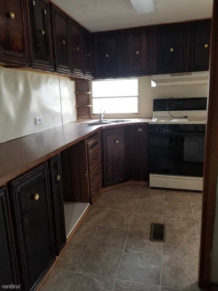 186 Pinewood Estates - Photo 2 of 10