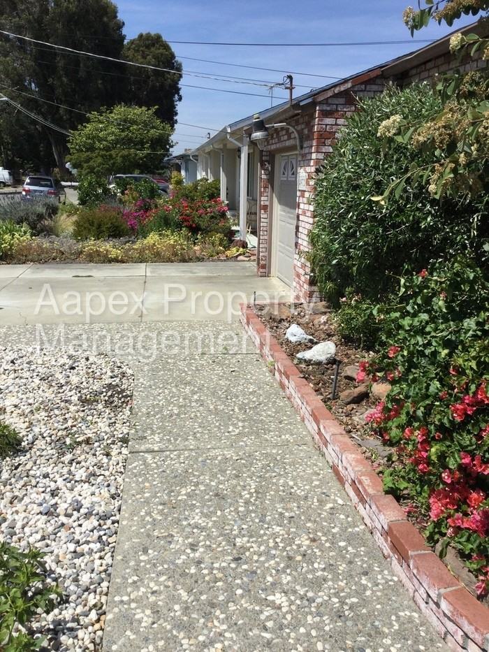 14972 Endicott St - Photo 2 of 22