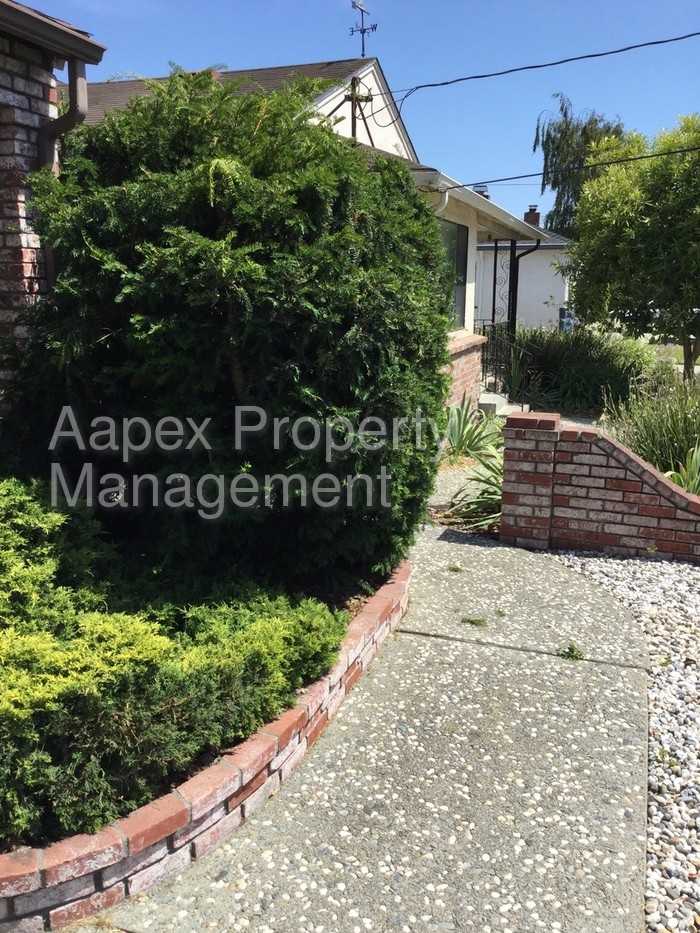 14972 Endicott St - Photo 3 of 22