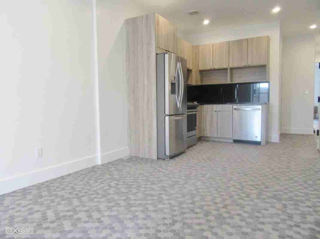 527 Dean Street #3LL