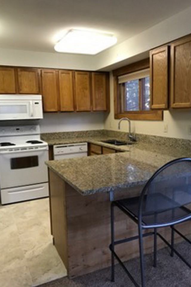 3055 Village Dr - Photo 3 of 8